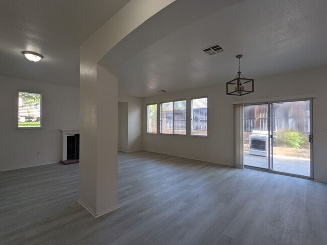 Foto del edificio - 8752 Grand Oaks Ct