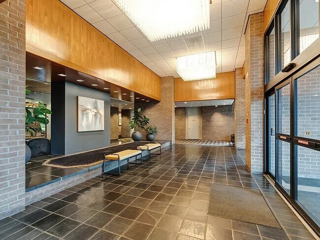 Foto del edificio - 1800 Old Meadow Rd