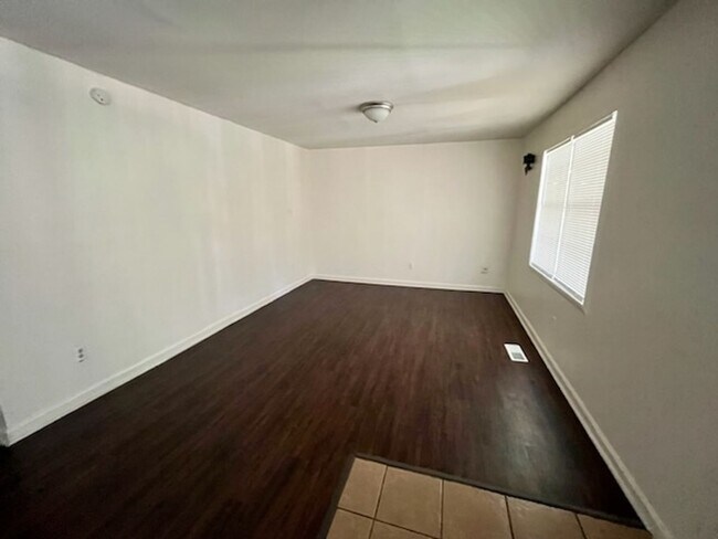 Building Photo - 1/2 Off First Month Move in Special in For...
