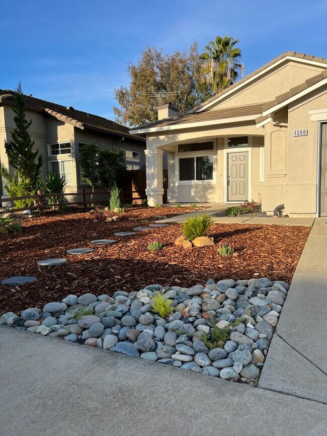 Building Photo - 1350 Markham Ravine Drive, Lincoln, Ca 95648