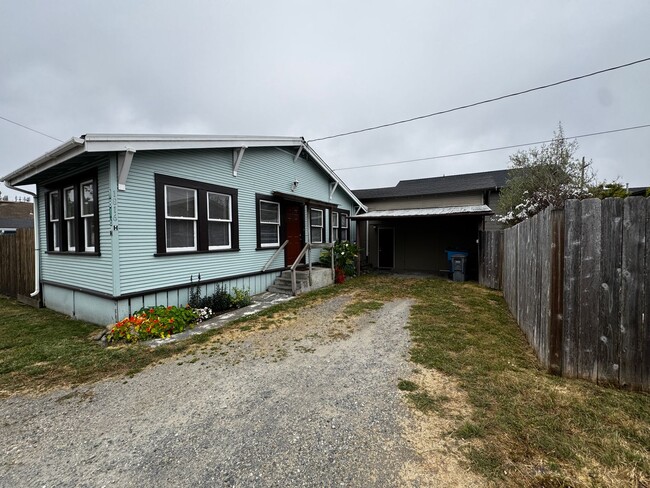 Building Photo - 1 Bed 1 Bath Home Located in Eureka!