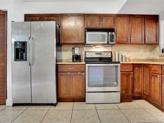 Building Photo - 8270 SW 149th Ct