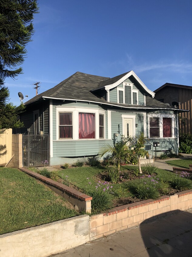 House for rent in uptown Whittier one block away from Whittier high school - 6742 Pickering Ave