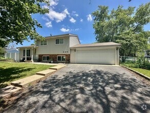 Building Photo - 220 Hampdon Ct