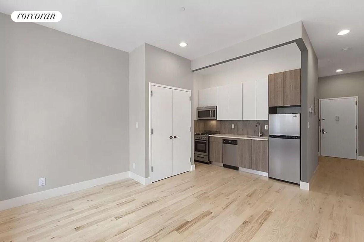 Primary Photo - 614 W 148th St
