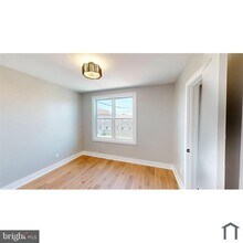 Building Photo - 1825 Providence St NE
