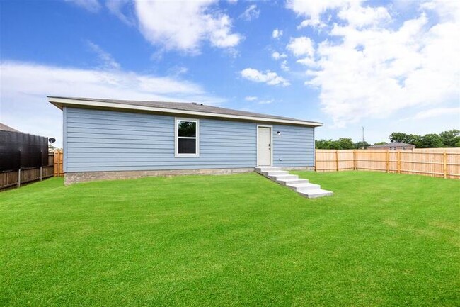 Building Photo - 1603 Linda Ln