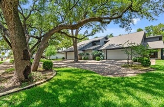 Building Photo - 8606 Mesa Dr