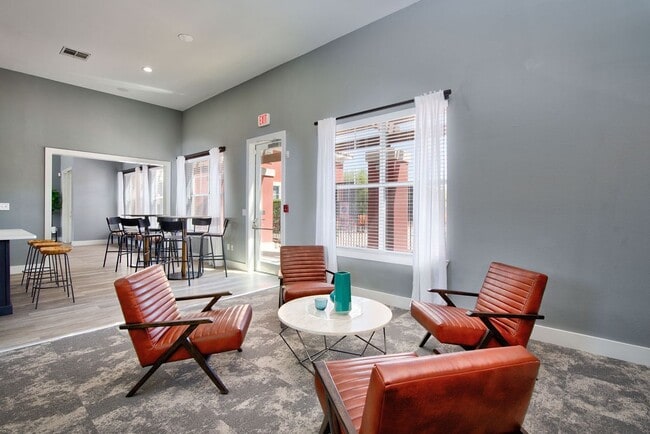 Building Photo - Villas at Zaragosa