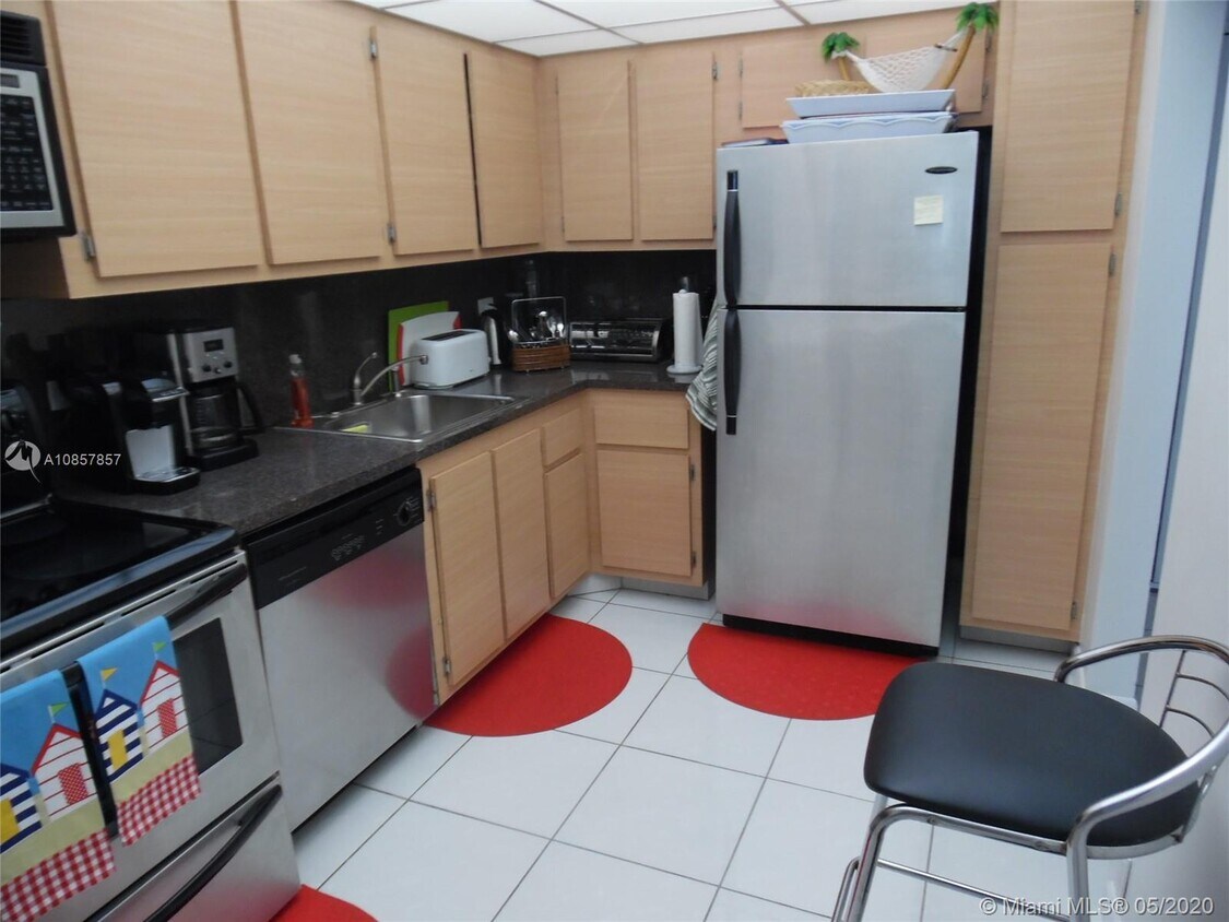 Foto principal - 20515 E Country Club Dr