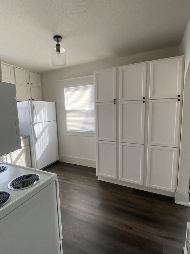 Building Photo - 105 Tanager