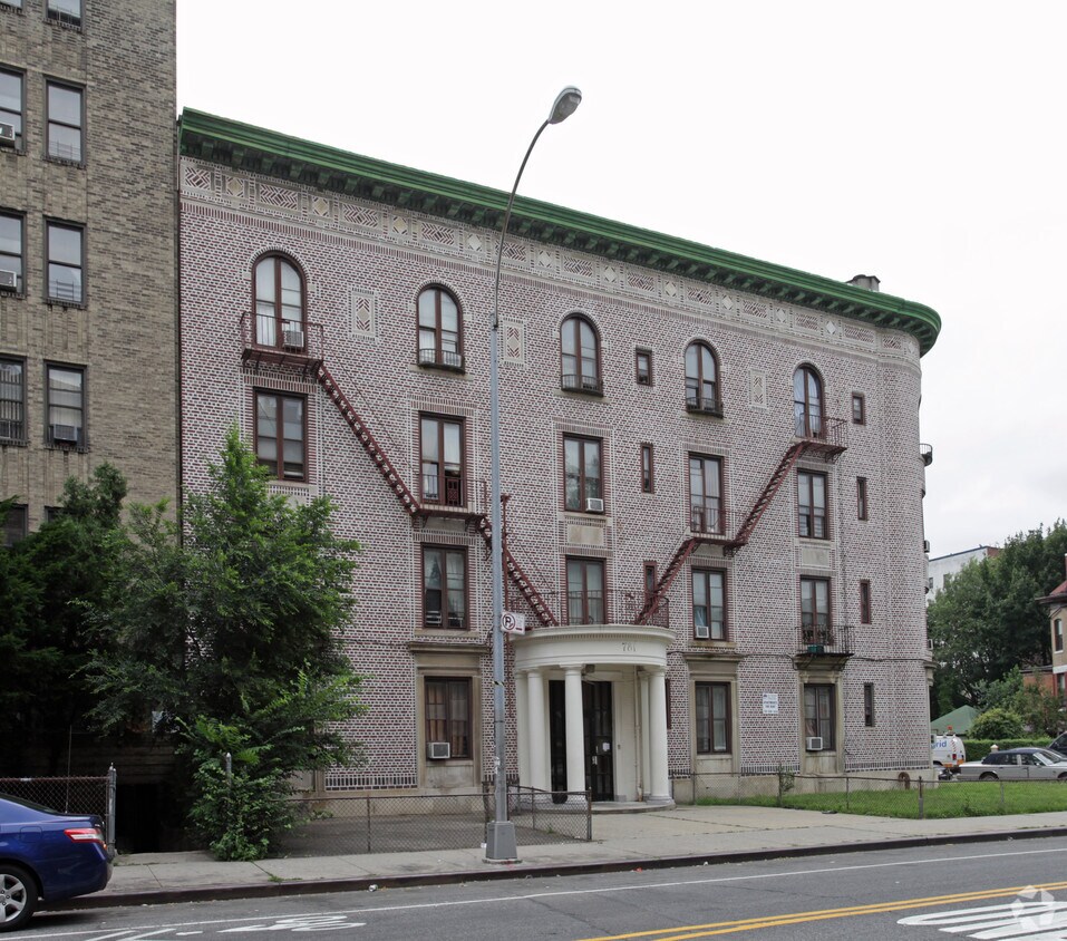 Primary Photo - 781 Ocean Ave