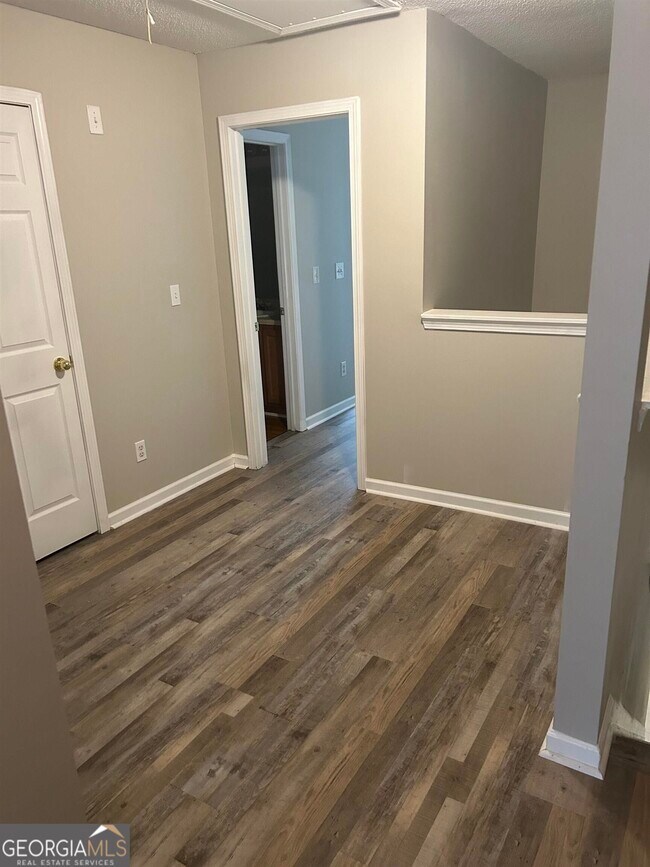 Building Photo - 7289 Wagon Wheel Ct