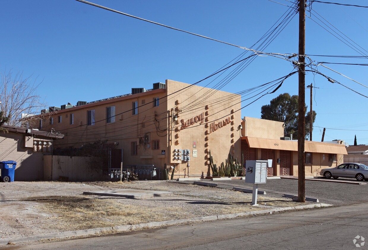 Building Photo - Savoy House