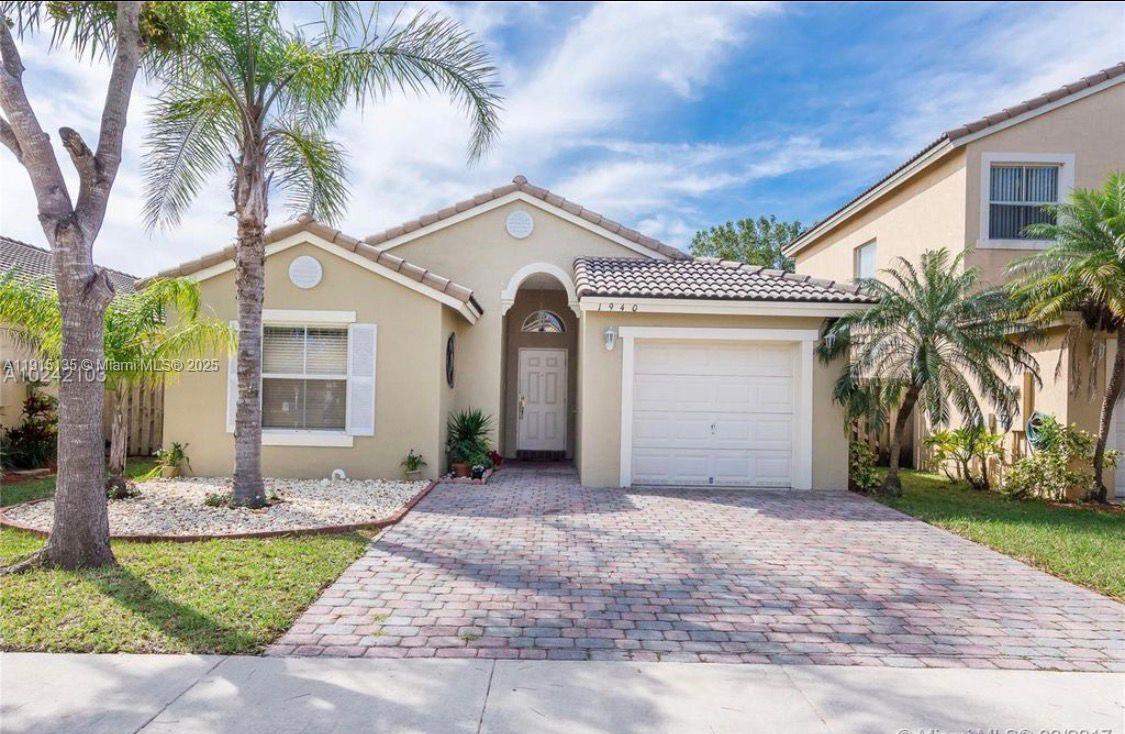 Foto principal - 1940 SE 14th Ct