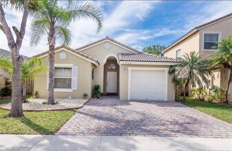 Building Photo - 1940 SE 14th Ct