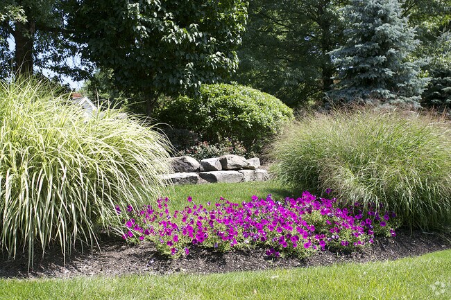 Building Photo - Hunter's Chase Apartments