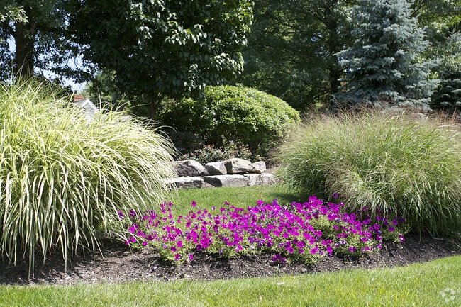 Building Photo - Hunter's Chase Apartments