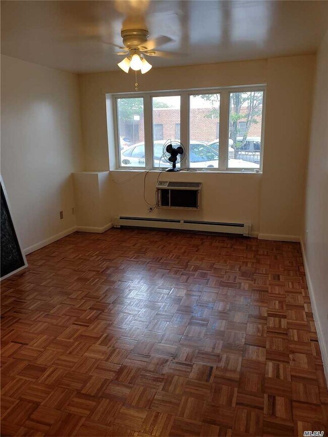 Foto del edificio - 48-82-82 37th St