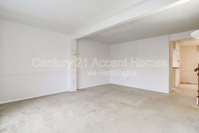 Building Photo - 5328 Larochelle Ct