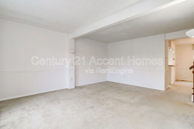 Foto del edificio - 5328 Larochelle Ct