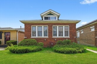 Building Photo - 1445 E 83rd St