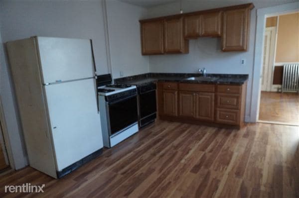 Building Photo - 54 Woodlawn St