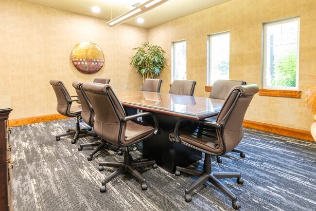 Foto del edificio - Mission Hills Luxury Apartments