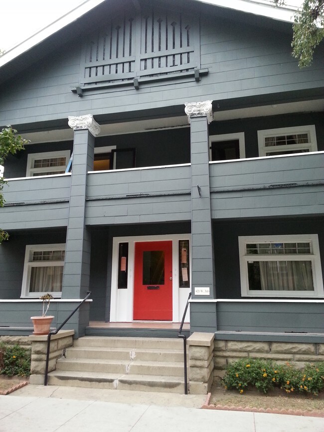 Building Photo - 421 W 3rd St