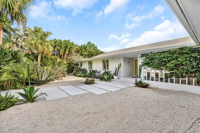 Building Photo - 250 Knollwood Dr