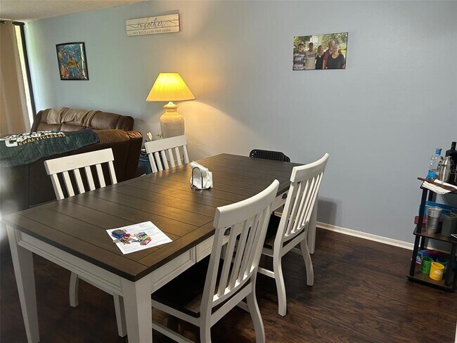 Building Photo - 800 Cove Cay Dr