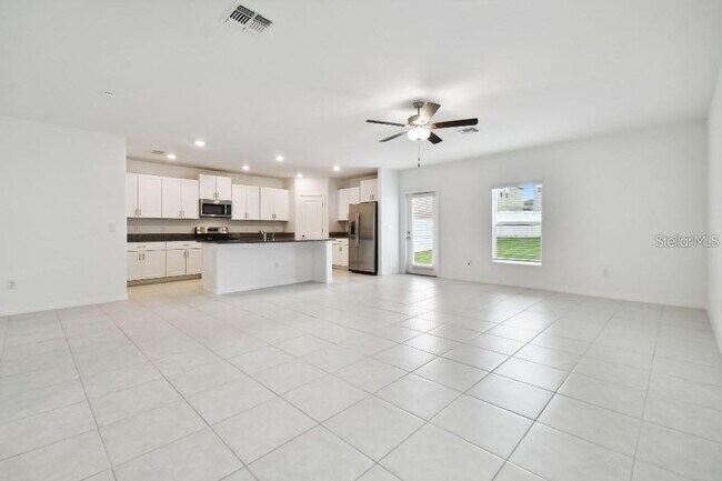 Foto del edificio - 6335 Ten Acre Ct