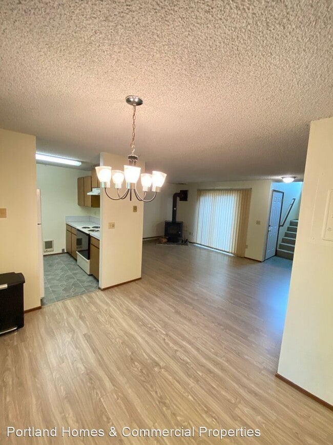 Building Photo - 1618 Village Park Pl