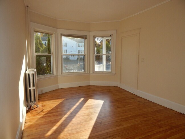 Building Photo - 167 Woodford St