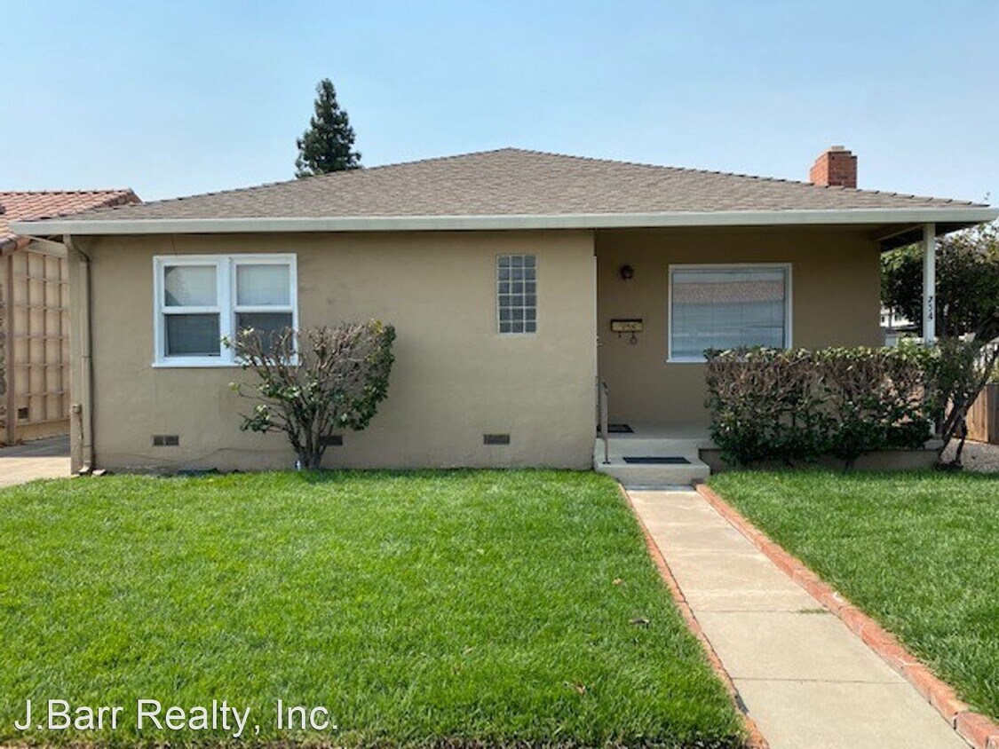 2 br, 1 bath House 754 First Street House Rental in Gilroy, CA