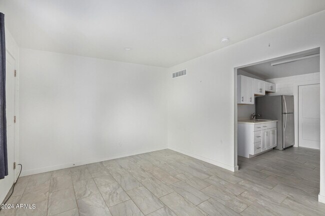 Building Photo - 1127 N Harold St