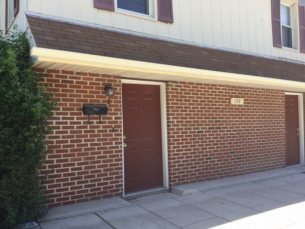 Primary Photo - One Bedroom Apartment for Rent