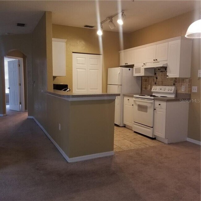 Building Photo - 822 Grand Regency Pointe