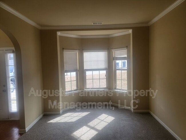 Foto del edificio - 2613 Serenity Ln