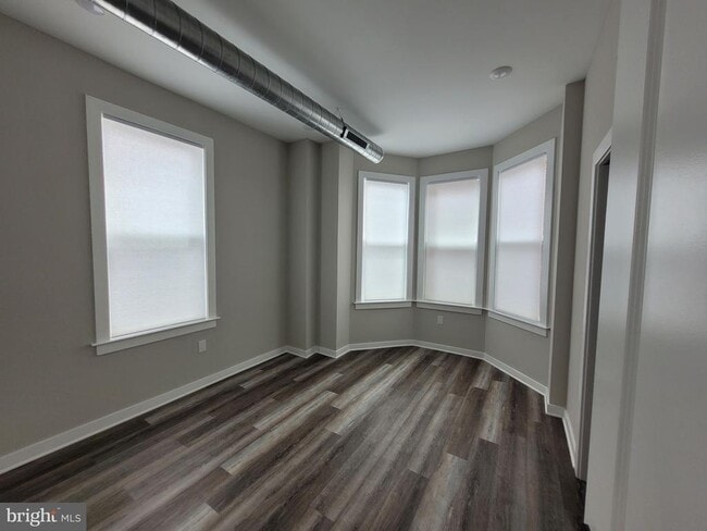 Building Photo - 2800 Poplar St