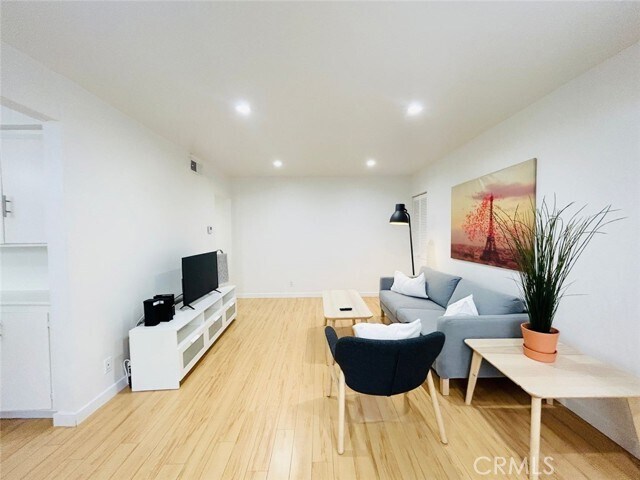 Building Photo - 11921 Goshen Ave