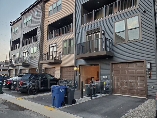 Foto del edificio - 2242 Woodland Gap Terrace