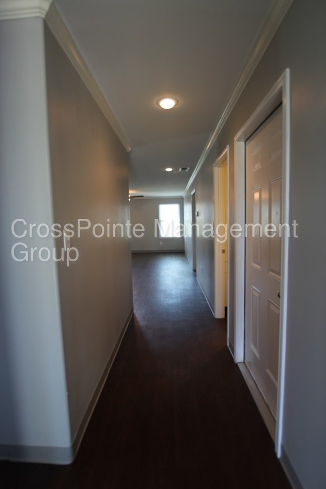 Building Photo - 3 bedroom duplex near UT Tyler