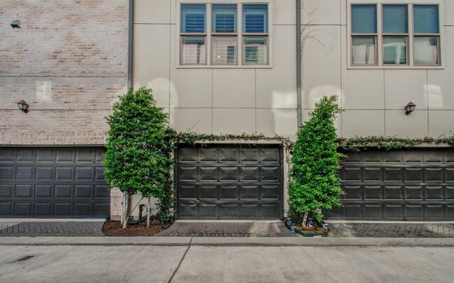 Building Photo - 4047 Leeland St