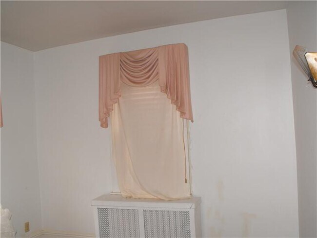 Foto del edificio - 844 Forest St