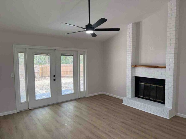 Foto del edificio - 208 Cottonwood Ct