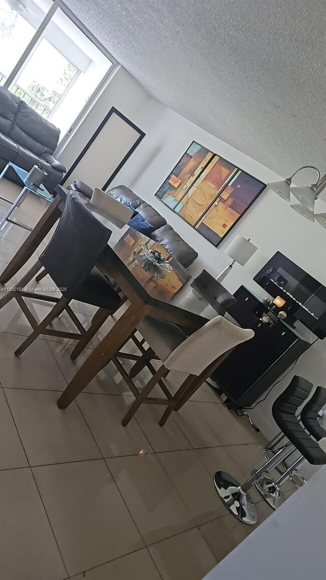 Foto del edificio - 7684 NW 18th St