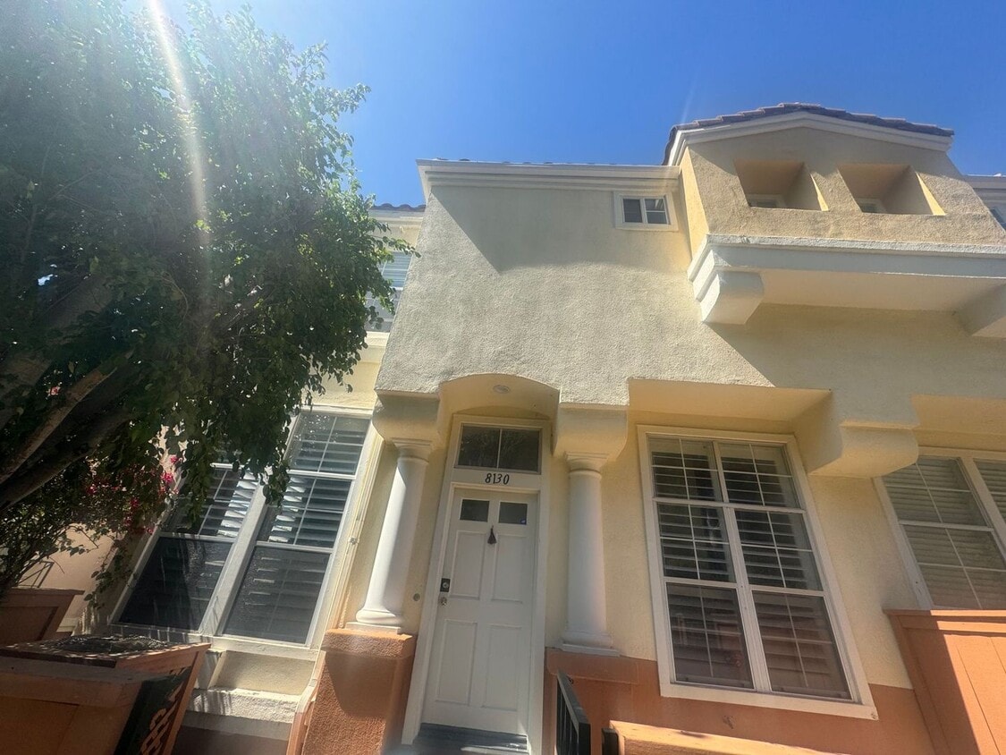 3 Bedroom 2.5 bath Townhome Anaheim Hills Beauty! - 3 Bedroom 2.5 bath Townhome Anaheim Hills Beauty!