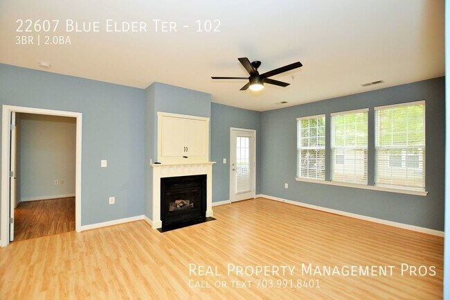 Foto del edificio - Coming Soon-Beautifully Updated 3 Bedroom ...
