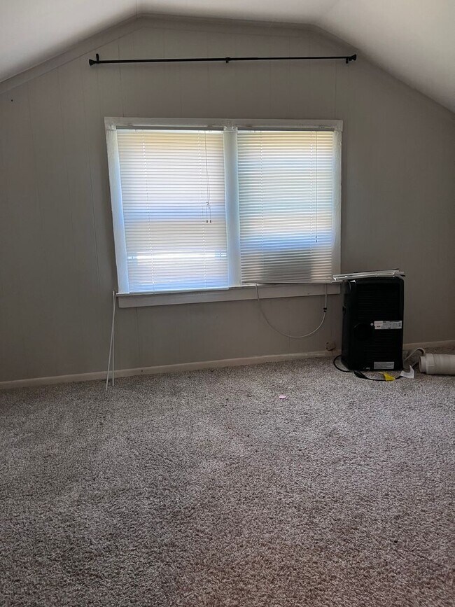 Foto del edificio - Large home on corner lot in Woodbine, Great Front Porch, Blocks from Coffee Shop, Easy Interstate...